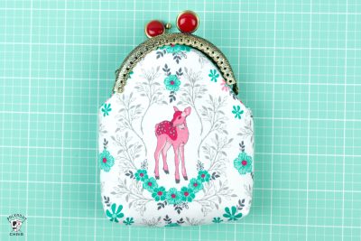 Learn how to draft a custom pattern for a frame clutch with this metal frame purse tutorial - how make a coin purse from a metal frame #frameclutch #sewing #sewingtutorial #sewingpattern #melissamortenson #polkadotchair #frameclutchpattern