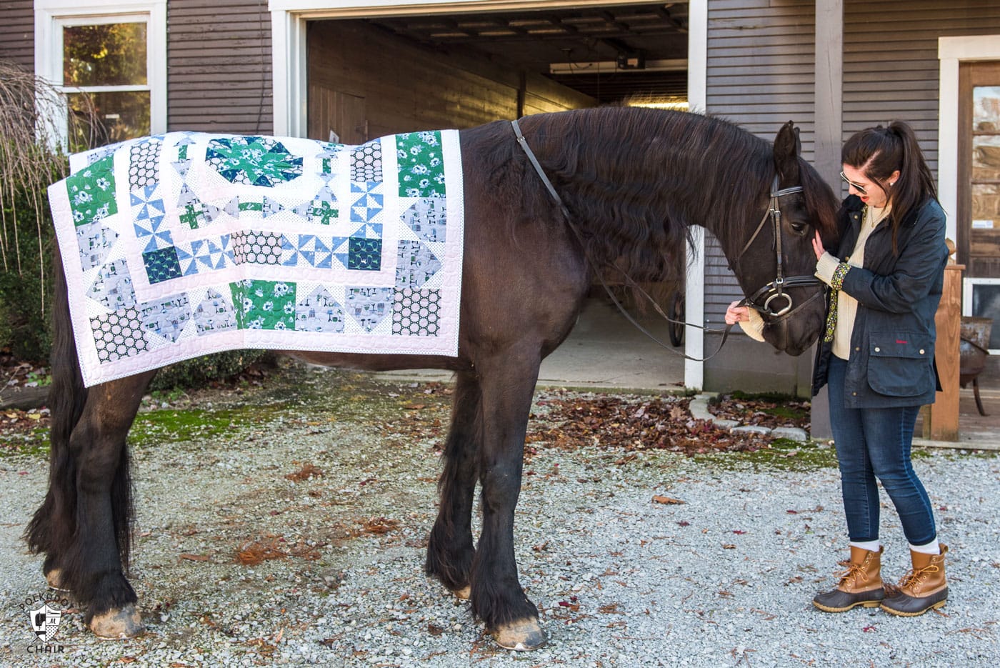 Free pattern for a Simple Sawtooth Star Baby Quilt - so fast to stitch up - great for a beginning quilter! #quilts #babyquilt #beginningquilter #quilttutorial