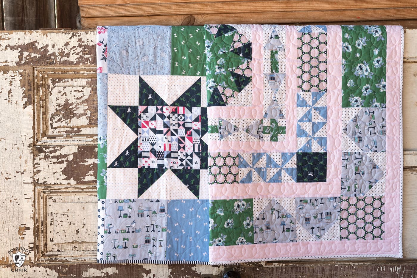 Free pattern for a Simple Sawtooth Star Baby Quilt - so fast to stitch up - great for a beginning quilter! #quilts #babyquilt #beginningquilter #quilttutorial