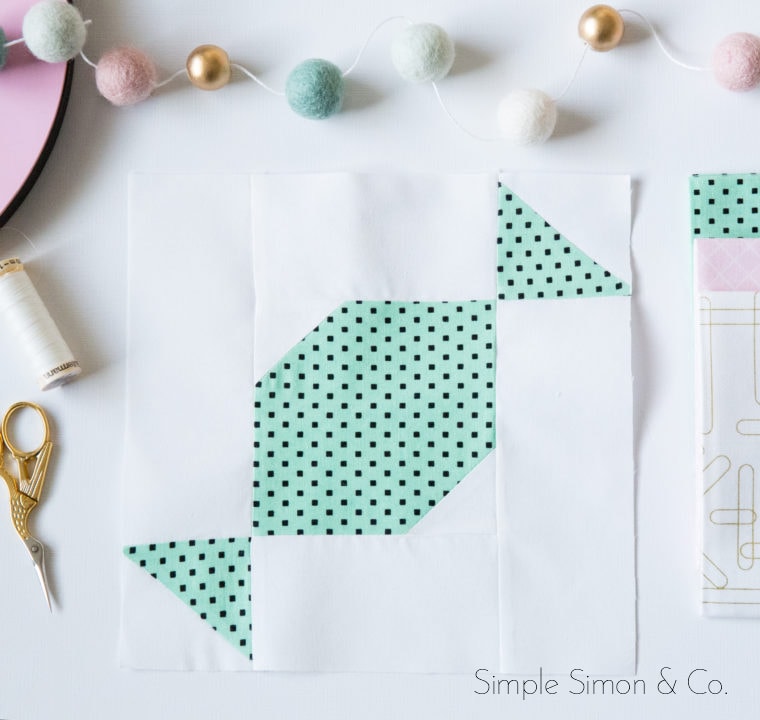 A free quilt block tutorial for a Sweet Treats Quilt Block - would make such a fun Christmas quilt. #quiltblock #quilts #quiltblocktutorial #freequiltpatterns