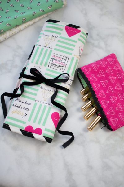 Free Make Up Brush Roll Sewing Tutorial by Sweet Red Poppy. Learn how to sew a make up brush roll case, could also be used for a jewelry roll. Great gift for travelers