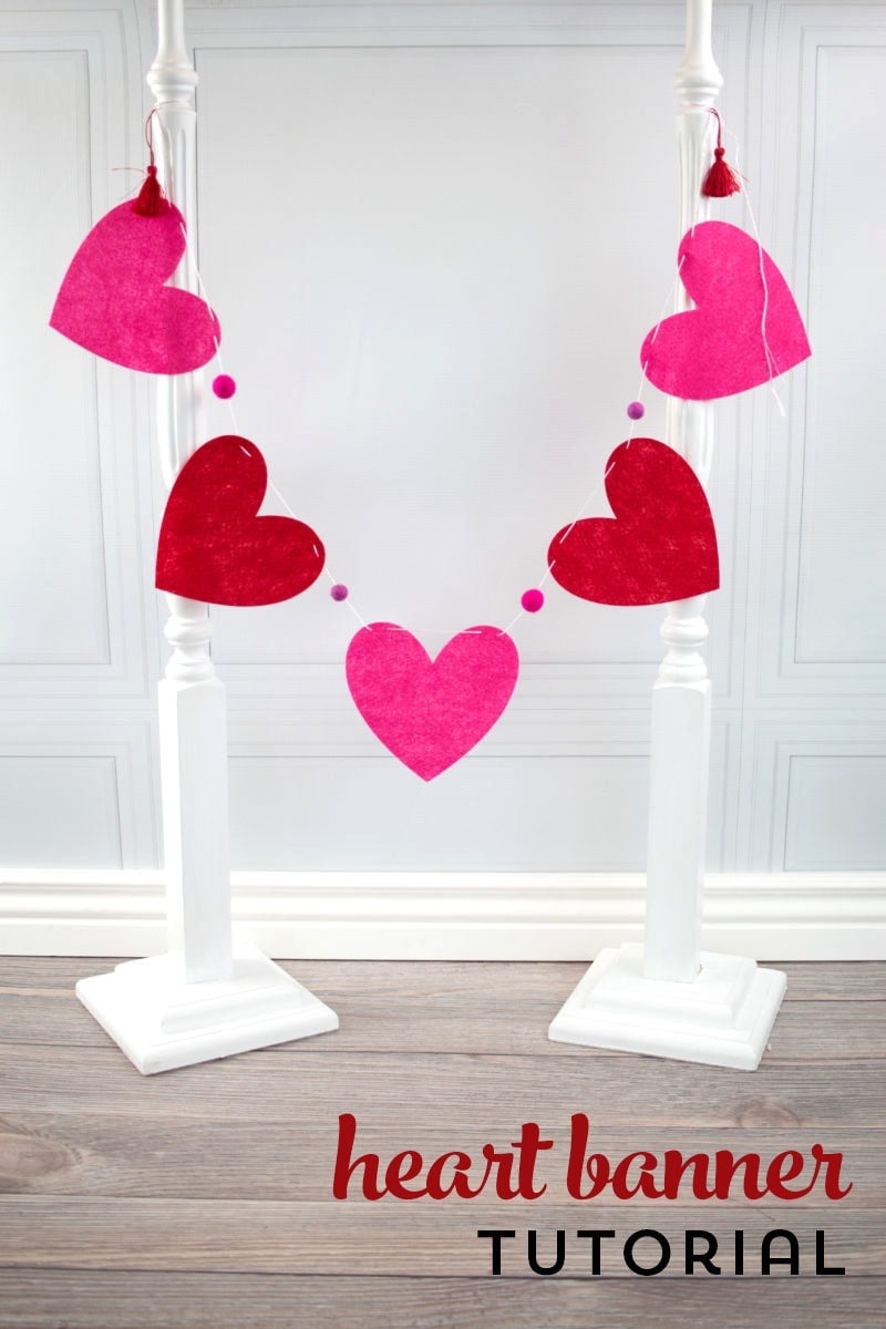 How to make a heart banner - a cute Valentine's Day craft idea. Use this heart banner tutorial to make some easy diy Valentine's decorations #ValentinesCrafts #DIYValentines #ValentinesDay #HeartBanner #BannerTutorial