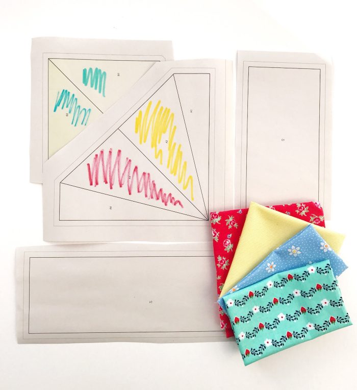 Learn how to paper piece with this foundation paper piecing tutorial by Sarah Ashford on polkadotchair.com . Includes a free kite paper piecing pattern #paperpiecing #foundationpaperpiecing #quilts #quiltblock #quiltpatterns