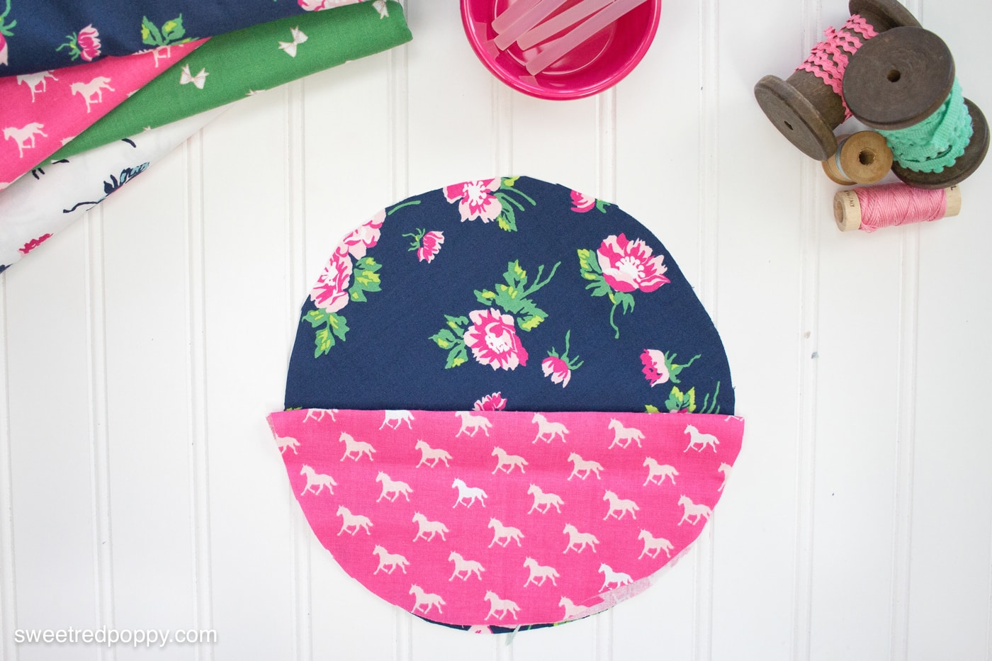 How to make an embroidery hoop hanging wall organizer