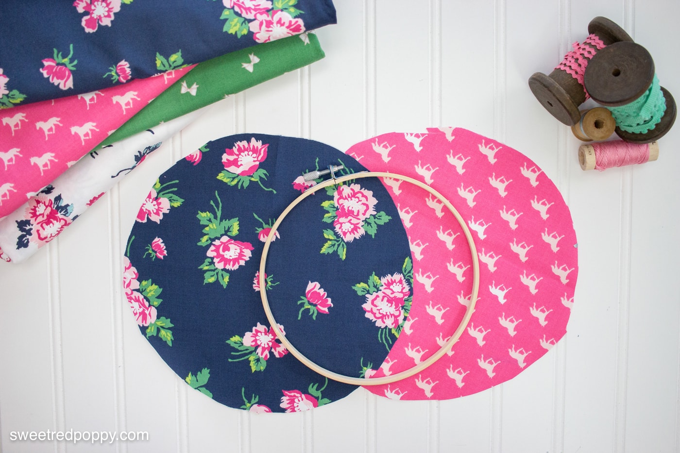 DIY Embroidery Hoop Hanging Wall Organizer 