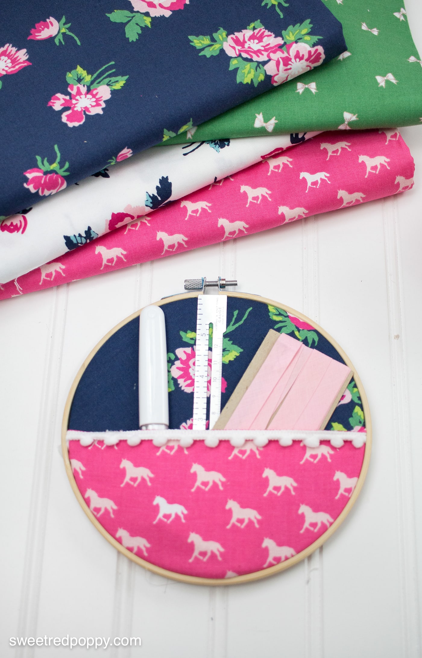 DIY Embroidery Hoop Hanging Wall Organizer 