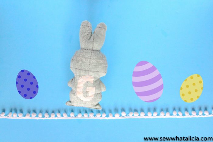 How to sew a stuffed bunny. A free sewing pattern.