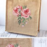 Free pattern for a Cross Stitch Burlap Bag - learn how to cross stitch a rose on a burlap bag #crossstitch #crossstitchrose #crossstitchpattern