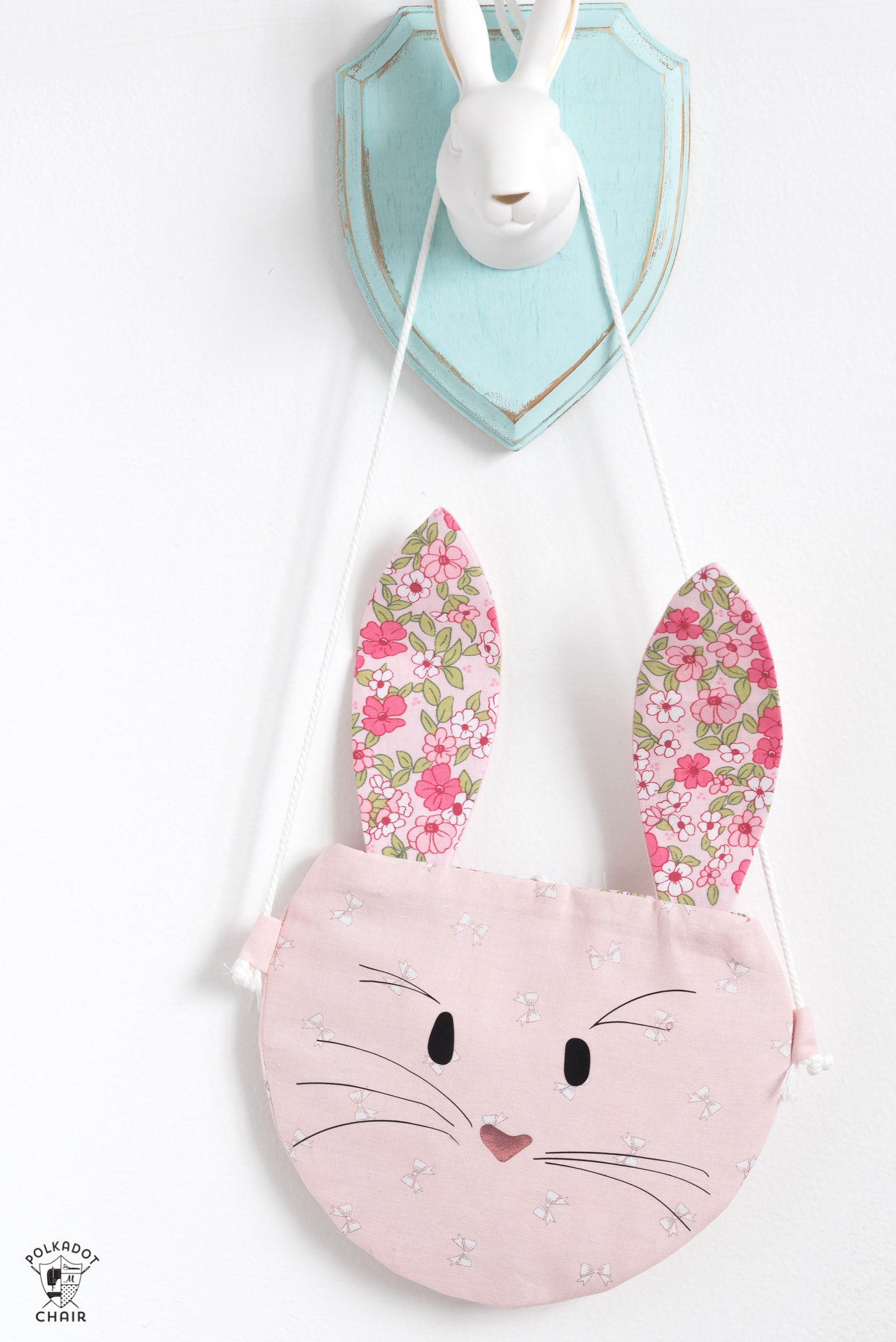 How to make a bunny purse, a free bunny sewing pattern for the Cricut Maker - cute kids purse ideas #Cricut #CricutMade #CricutMaker #BunnyPurse #BunnySewingPattern