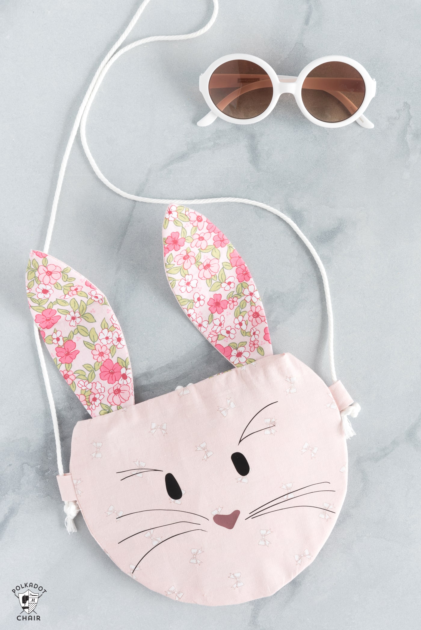 How to make a bunny purse, a free bunny sewing pattern for the Cricut Maker - cute kids purse ideas #Cricut #CricutMade #CricutMaker #BunnyPurse #BunnySewingPattern