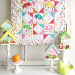 Free Springtime Showers Mini Quilt Pattern; would also be a cute DIY pillow for Spring. #miniquilt #miniquiltpattern