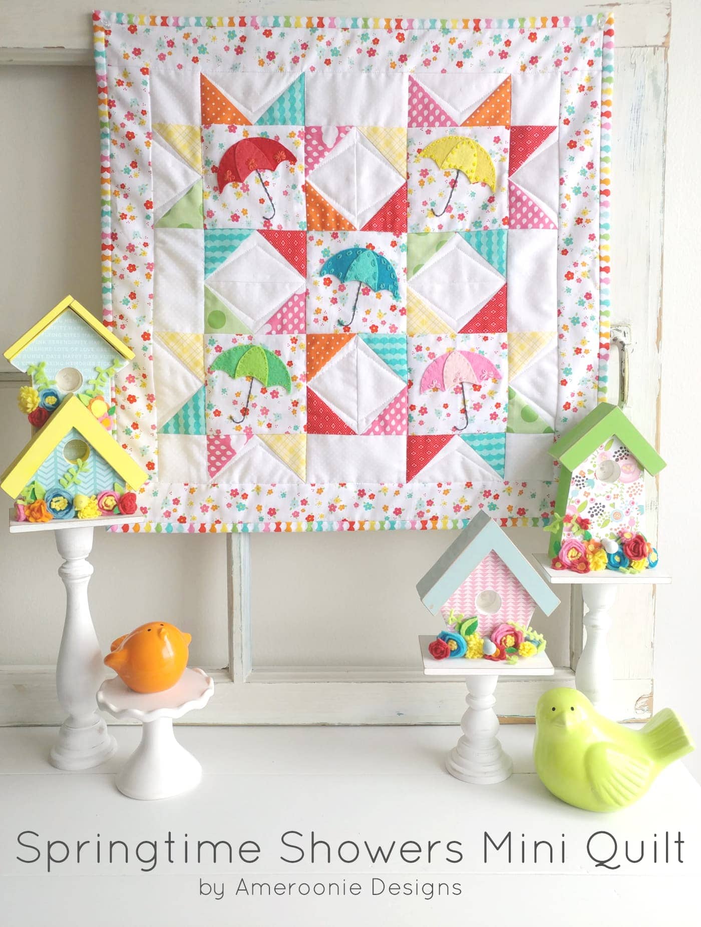 Free Springtime Showers Mini Quilt Pattern; would also be a cute DIY pillow for Spring. #miniquilt #miniquiltpattern