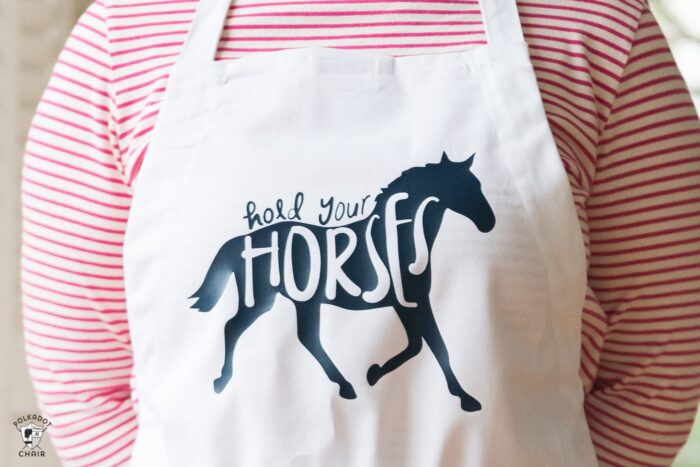 Hold your Horses DIY Apron tutorial, a fun Kentucky Derby Craft idea - #derbycrafts #derbycraftideas #kentuckyderby #DIY #DIYApron #CricutMade #SVGFiles #HorseSVGFiles