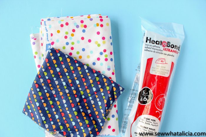 How to make bookmarks out of fabric a fun back to school craft idea - easy fabric bookmarks tutorial #bookmarks #Diybookmarks #easyschoolproject #backtoschool #backtoschoolcrafts #kidscraftsschool #summerreading