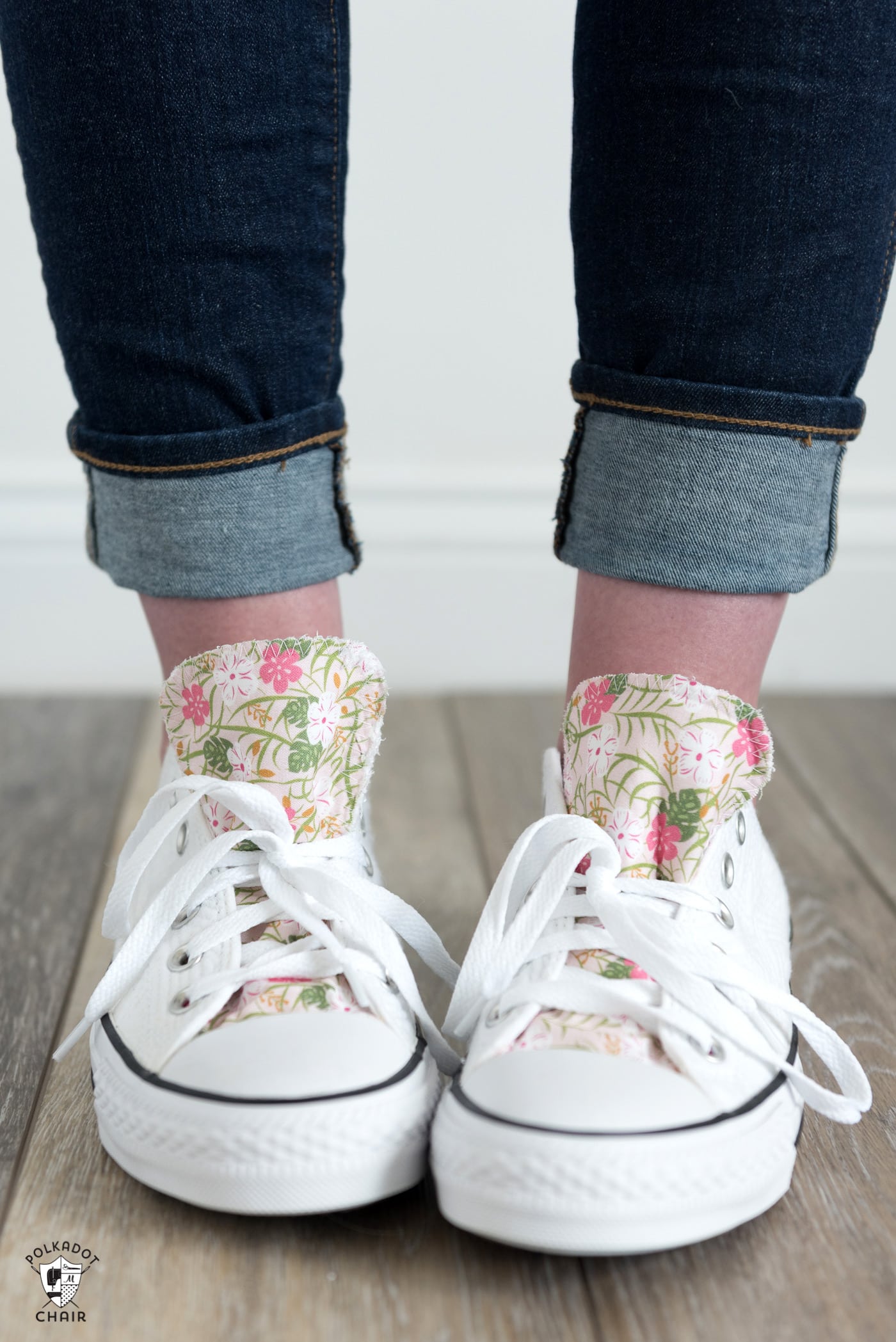 How to customize your converse with fabric - a DIY way to decorate the tongue of your converse shoes. How to add fabric to shoes #DIYfashion #DIYConverse #CustomConverse #CustomShoes #DIYCustomShoes #decorateshoes