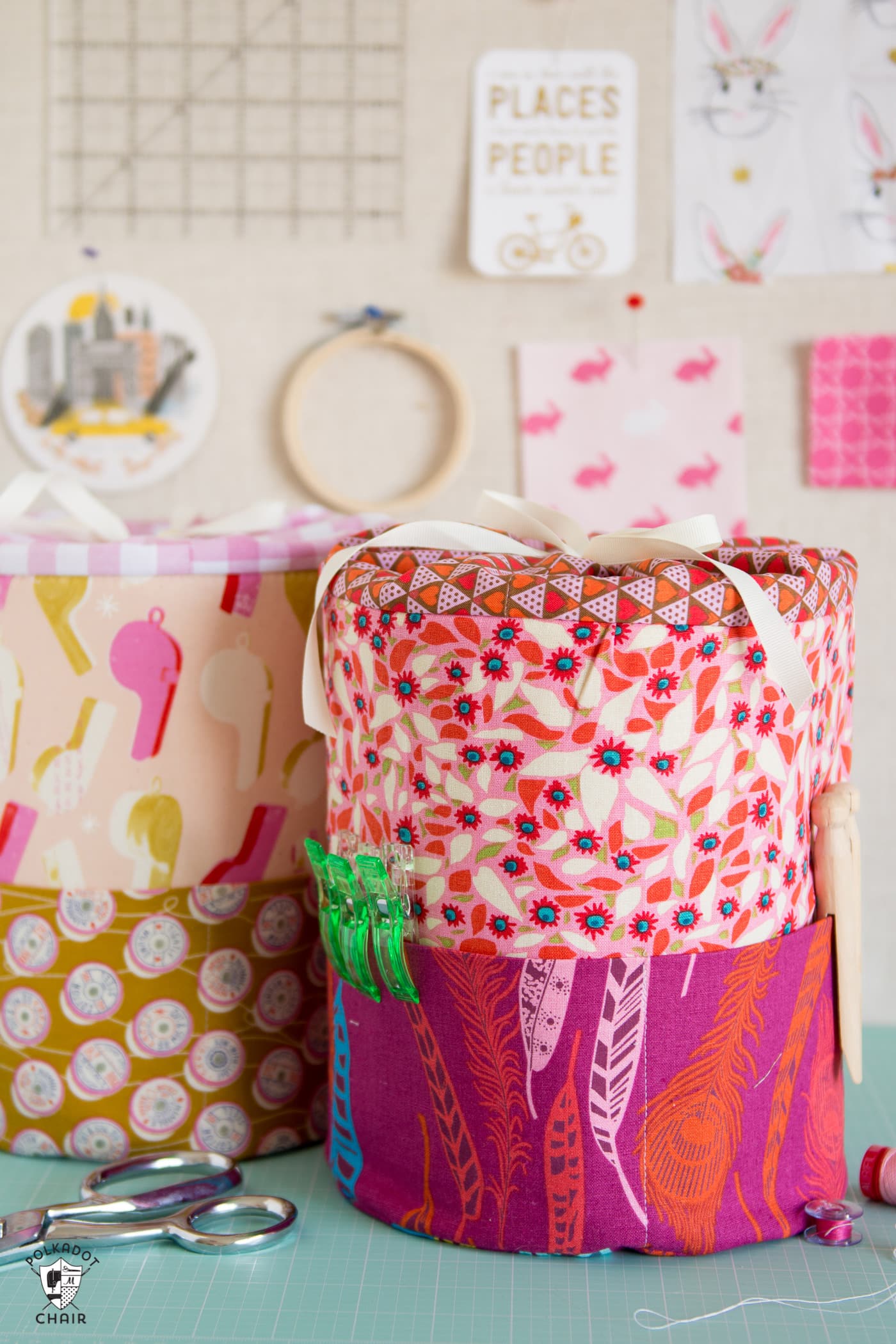 Learn how to make fabric storage bins with this sewing pattern. Round padded storage bins, great for organization projects! #fabricbins #fabricstorage #fabricbasket #sewingpattern #DIYBasket