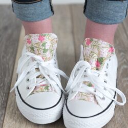 How to customize your converse with fabric - a DIY way to decorate the tongue of your converse shoes. How to add fabric to shoes #DIYfashion #DIYConverse #CustomConverse #CustomShoes #DIYCustomShoes #decorateshoes