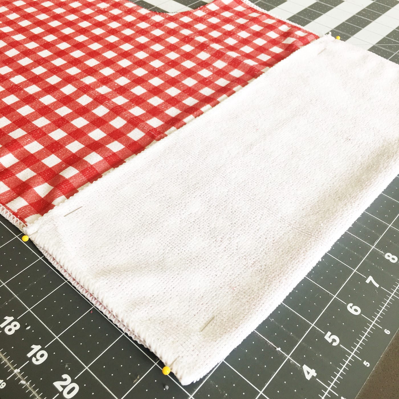 how to make a pocket at the bottom of the apron