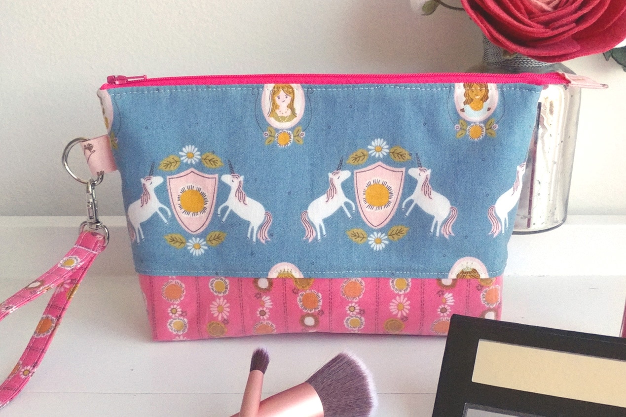 Diy Makeup Bag With Vinyl Lining The