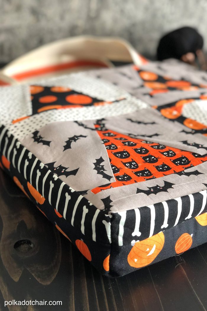 Backpack Pattern Quilt Block Quilt Block Tote Bag Tutorial - Halloween Version! - The Polka Dot Chair