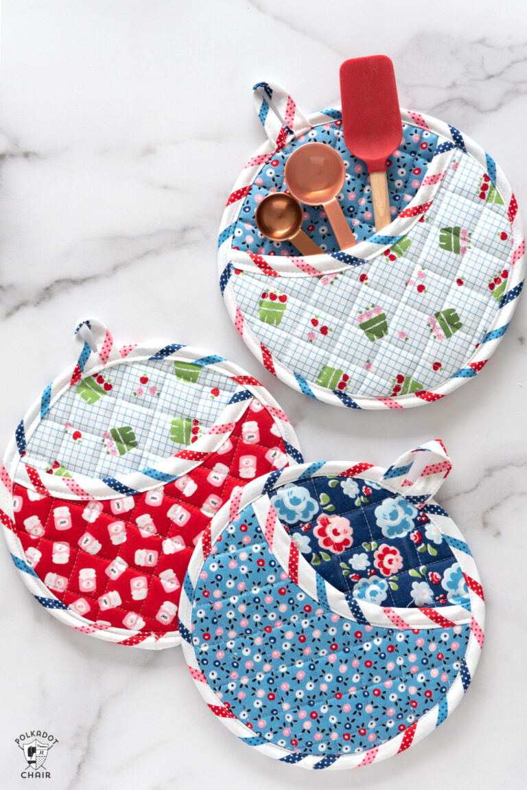 How to Make Round Quilted Potholders &amp; Free Baking Gift Tag Printable