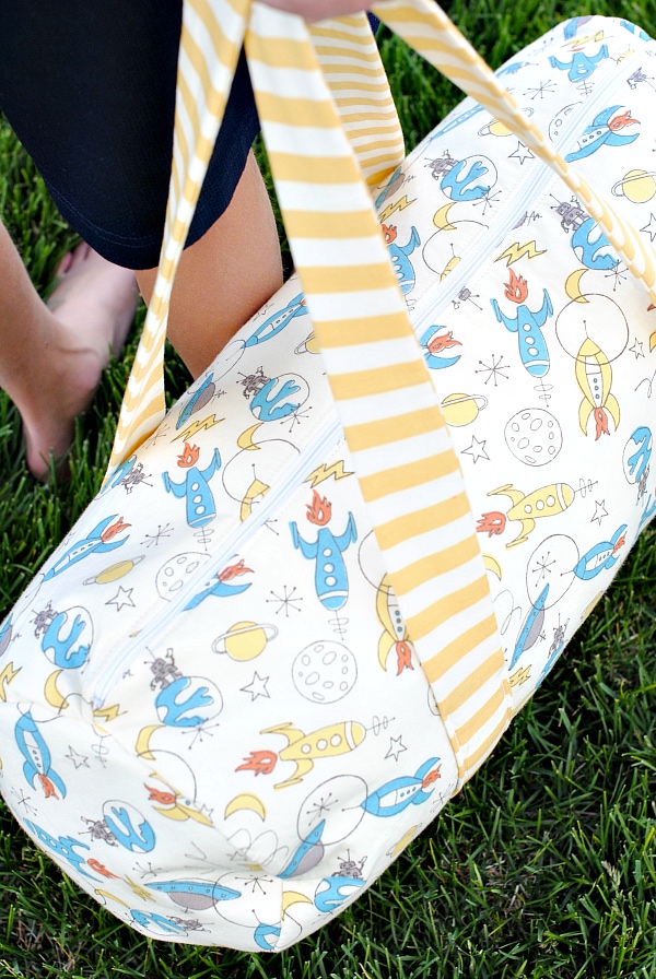 Beach Bound Straw Tote - a Beach Bag Sewing Pattern