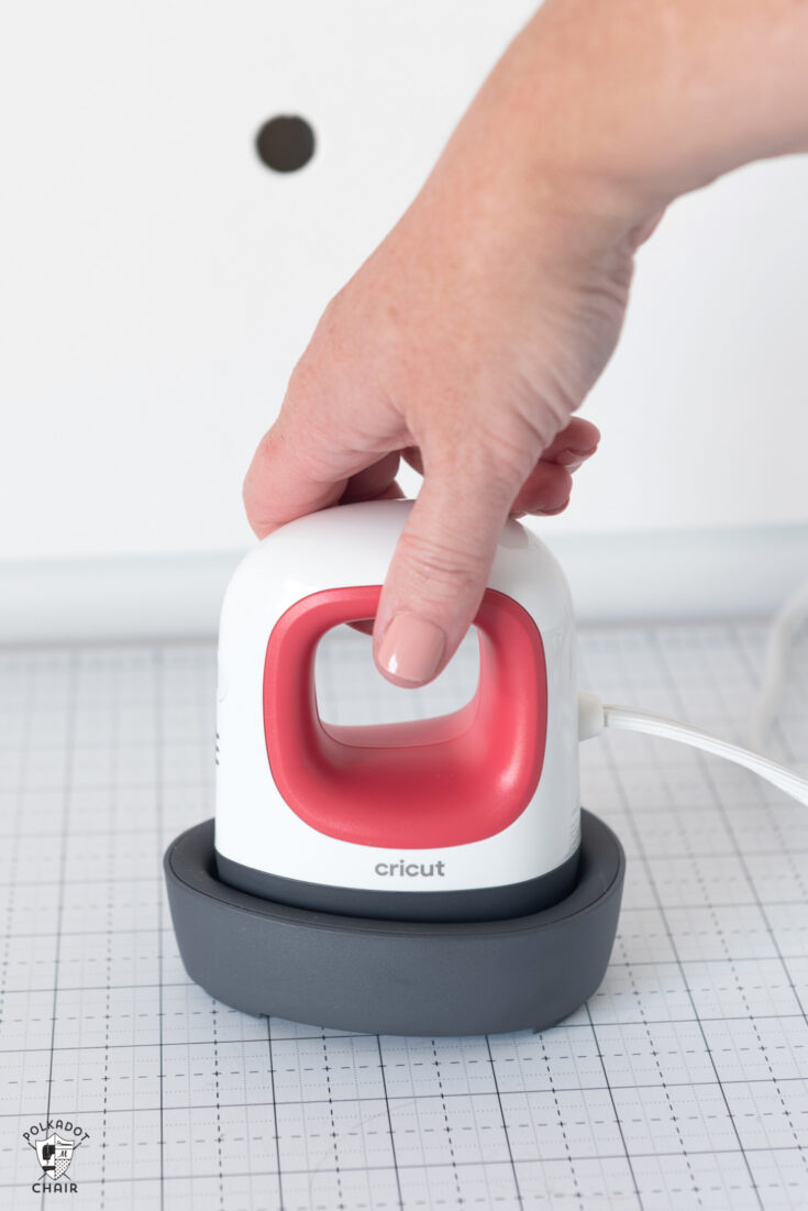 How to use IronOn Vinyl & the Cricut EasyPress The Polka Dot Chair