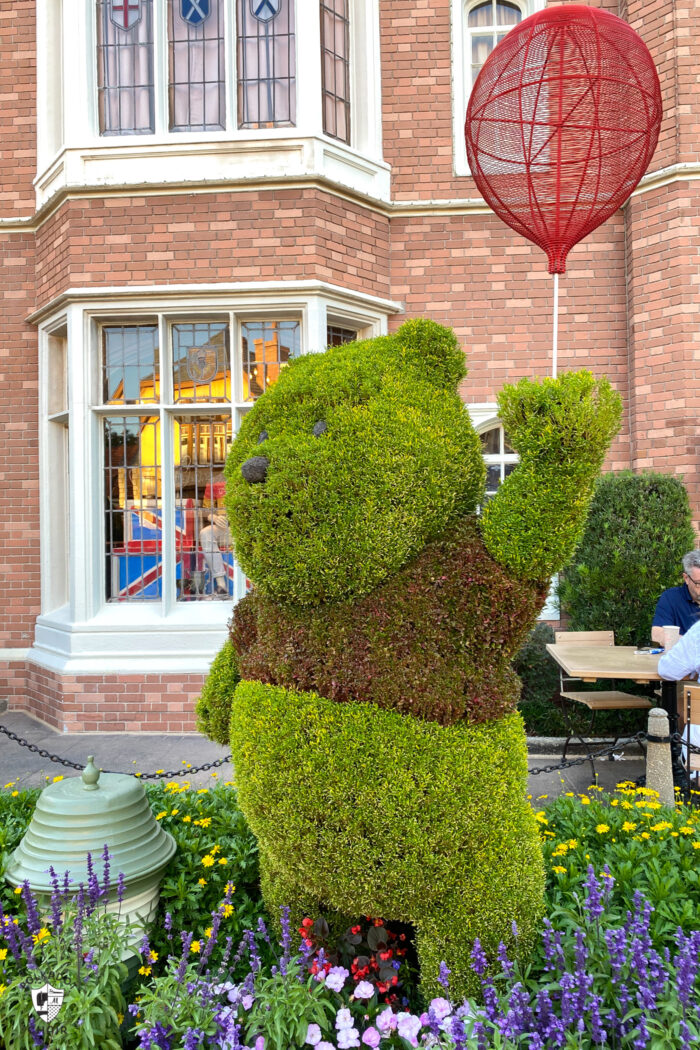 pooh topiary at Epcot