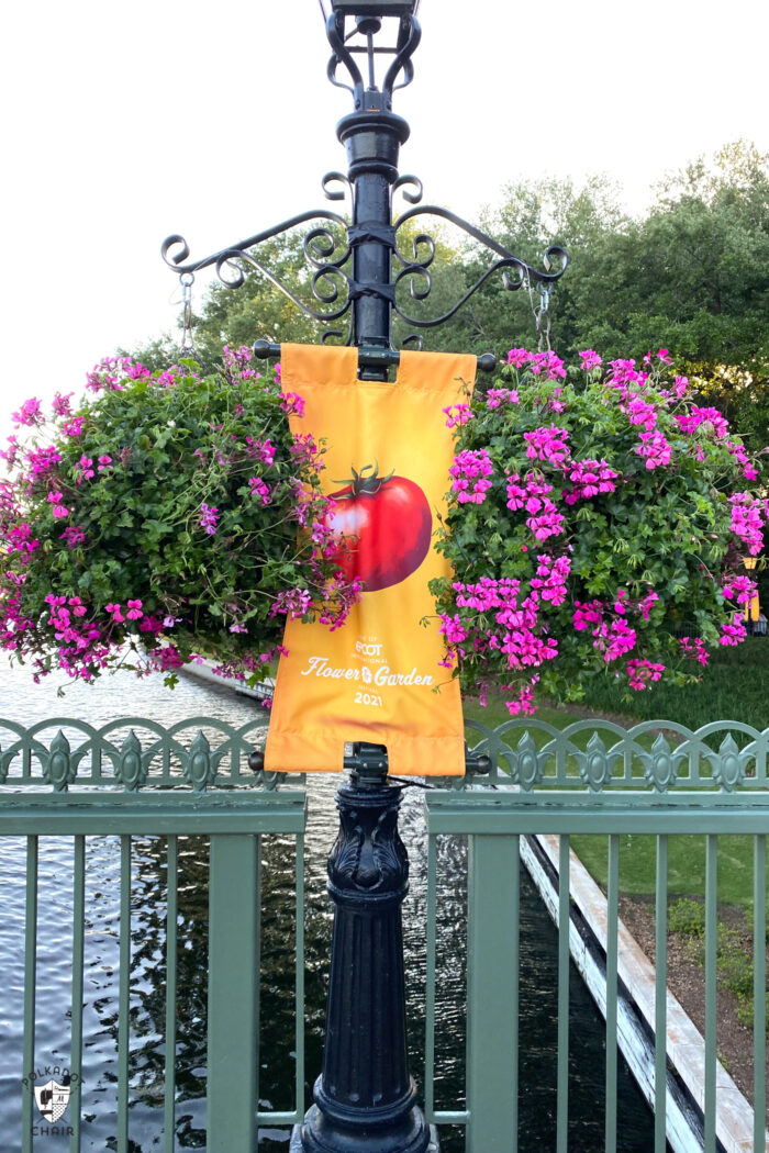 lamp post at Epcot