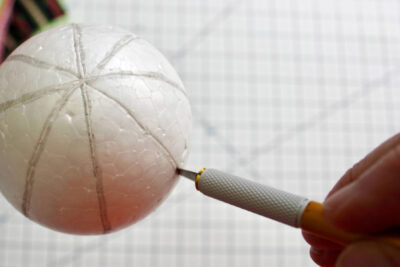 knife cutting lines in foam ball