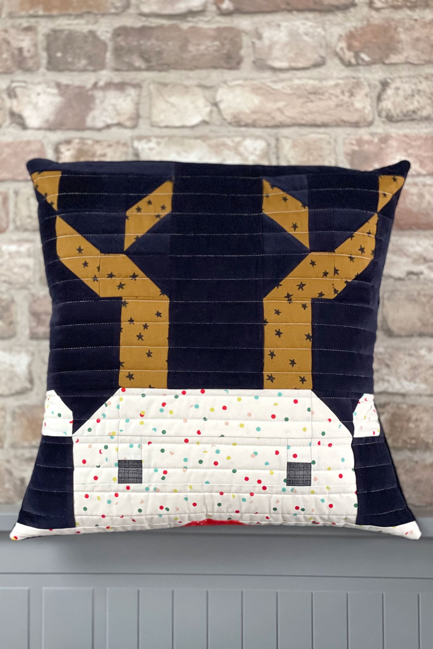 Peeking Rudolph Christmas Pillow Pattern