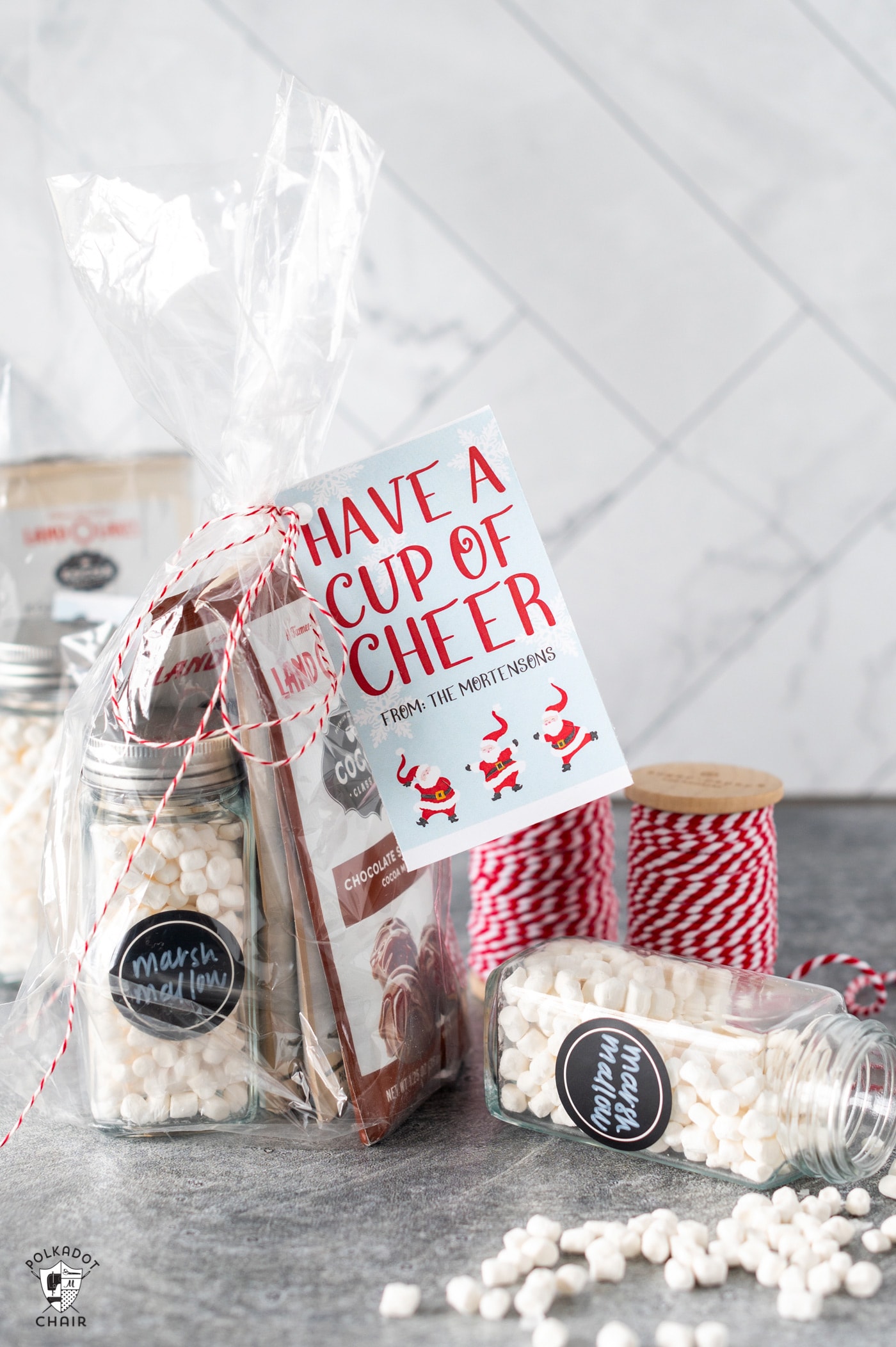 New Neighbor Gift Ideas - Gift Basket Goodies To Give Your New Neighbor