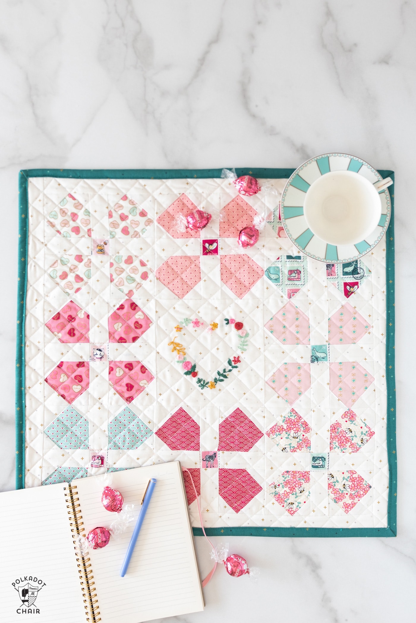 table topper with tea cup, quilted