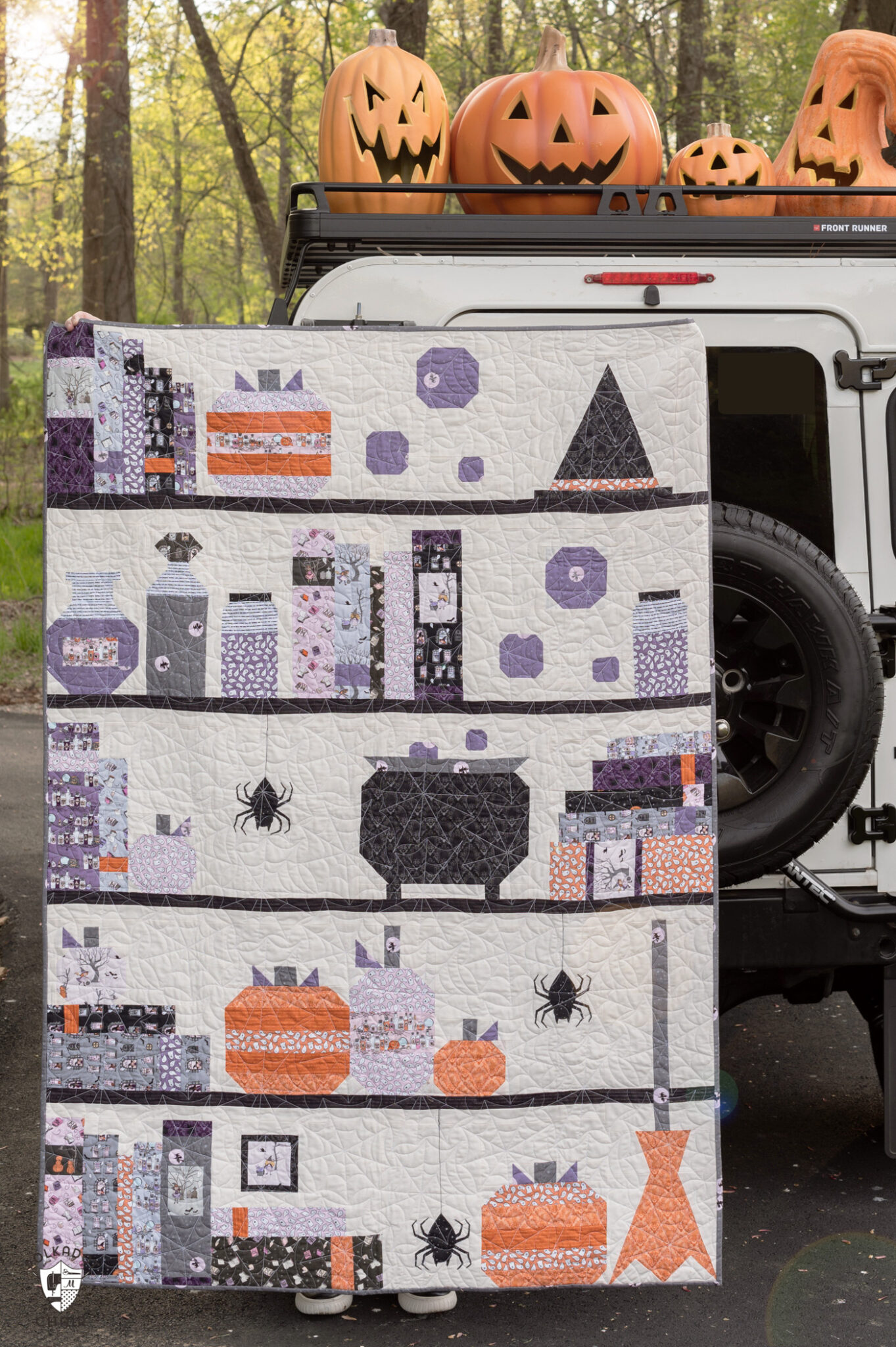 The Spooky Shelfie Quilt Pattern & Quilt Along - The Polka Dot Chair