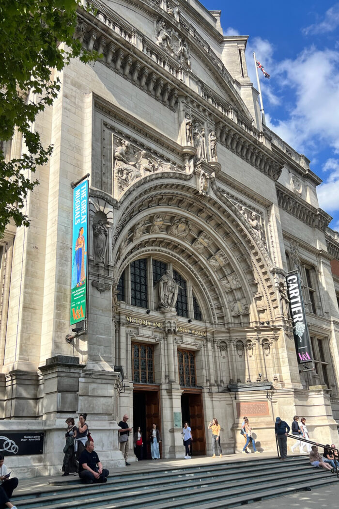 exterior of V&A
